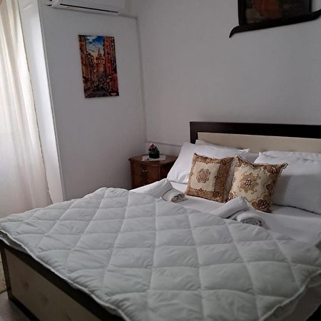 Olivia Guesthouse Gjirokastra Kültér fotó