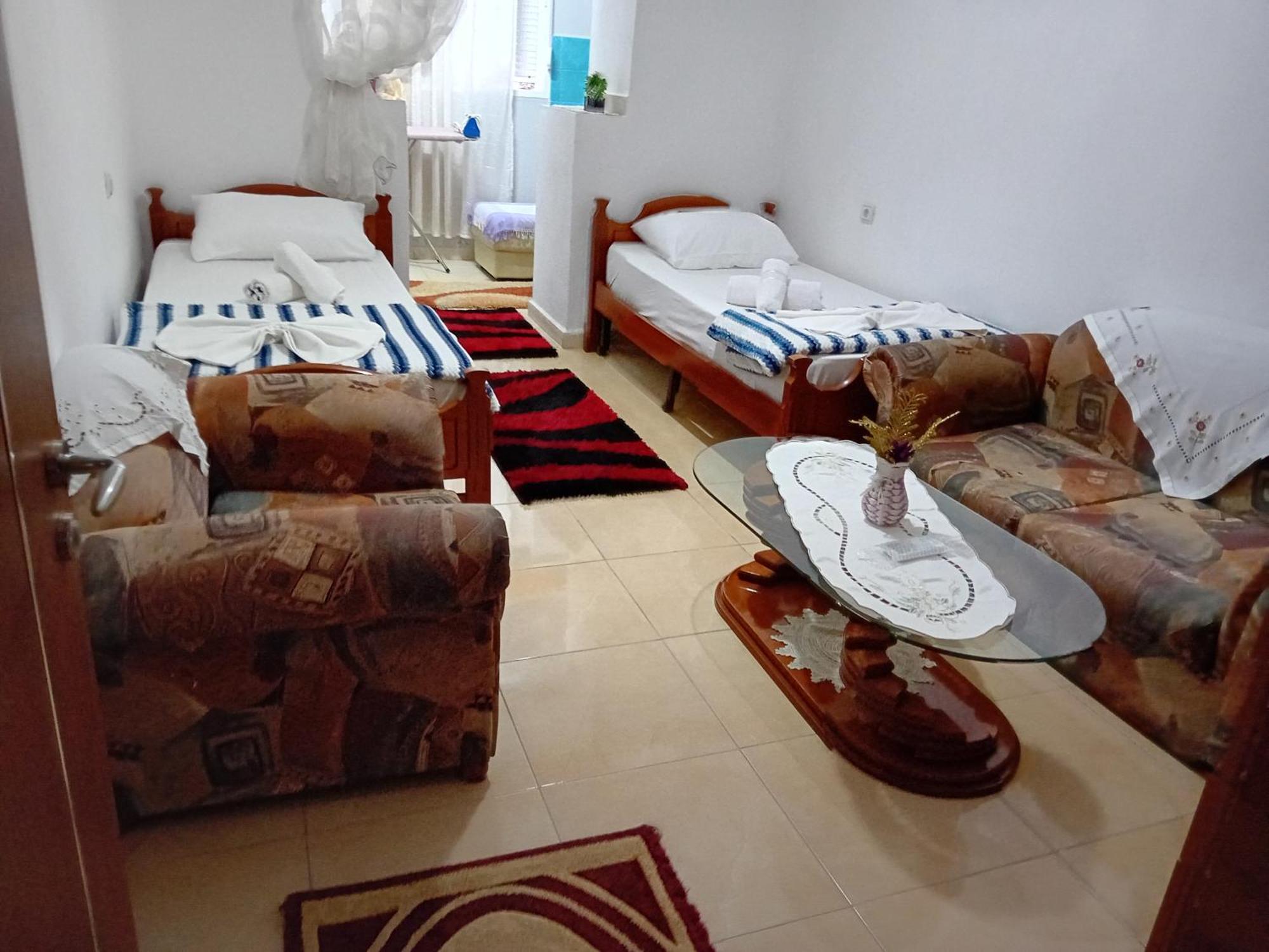 Olivia Guesthouse Gjirokastra Kültér fotó