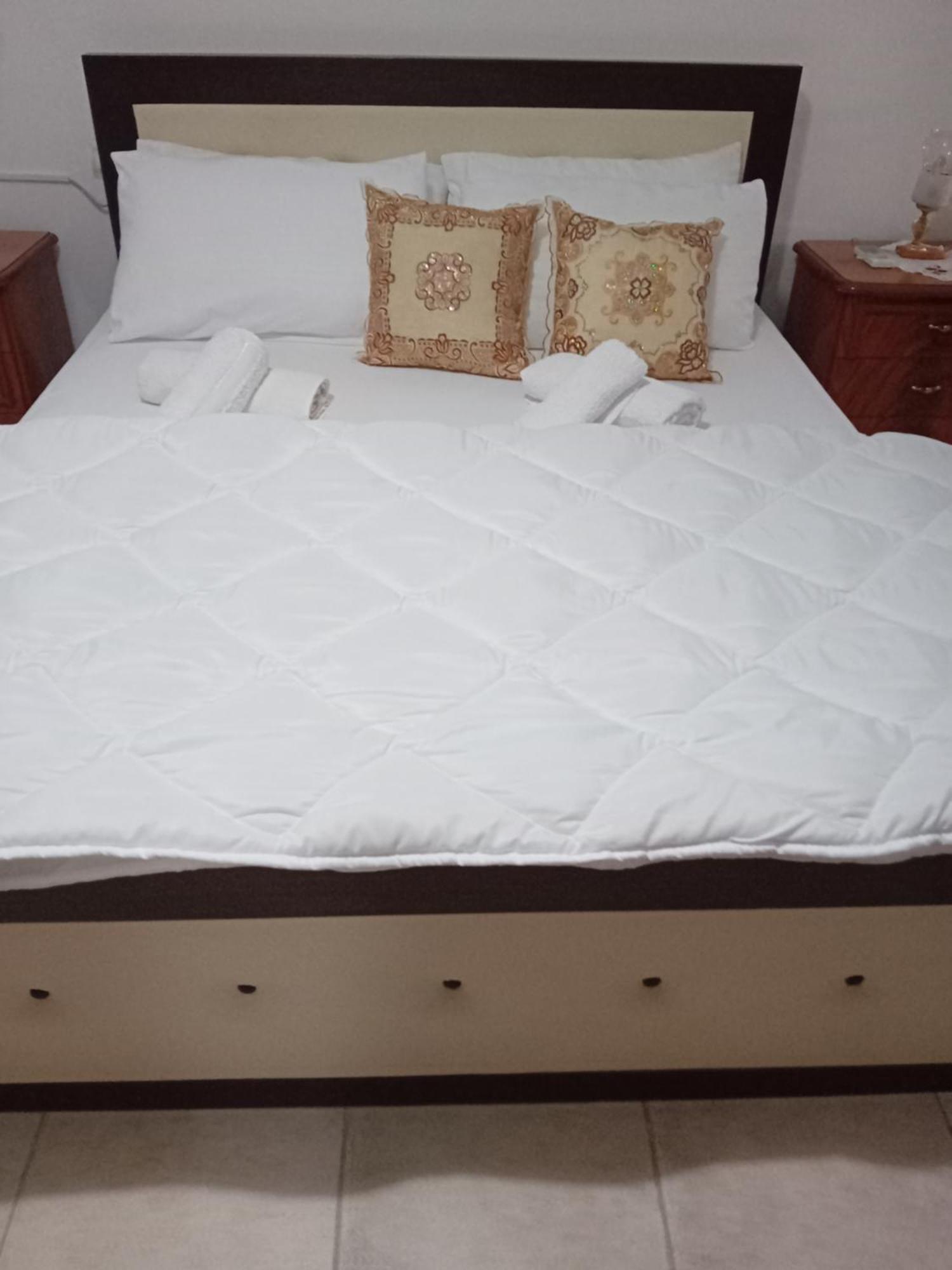 Olivia Guesthouse Gjirokastra Kültér fotó