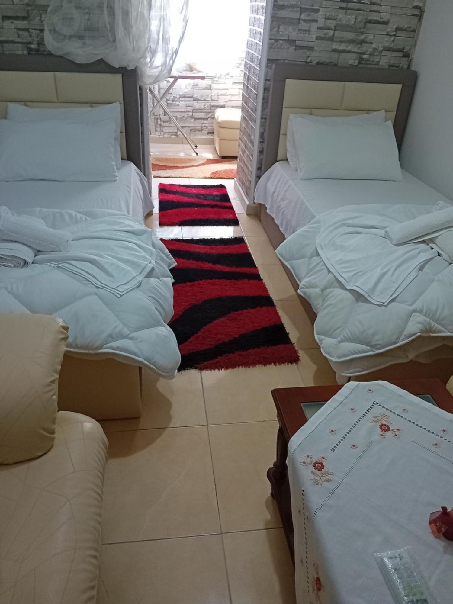 Olivia Guesthouse Gjirokastra Kültér fotó